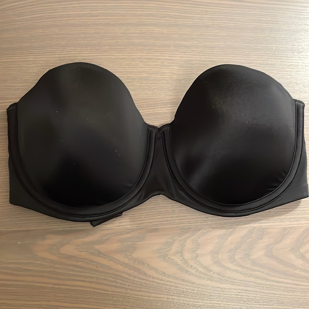 NWOT Maidenform black strapless bra style 07130 size 34 dd.